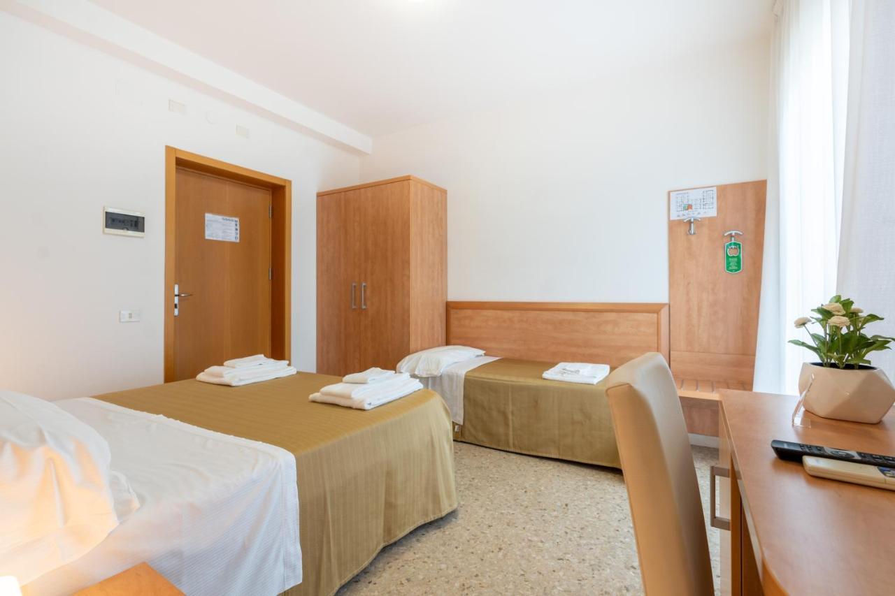 Hotel La Pineta Pineto Exteriör bild
