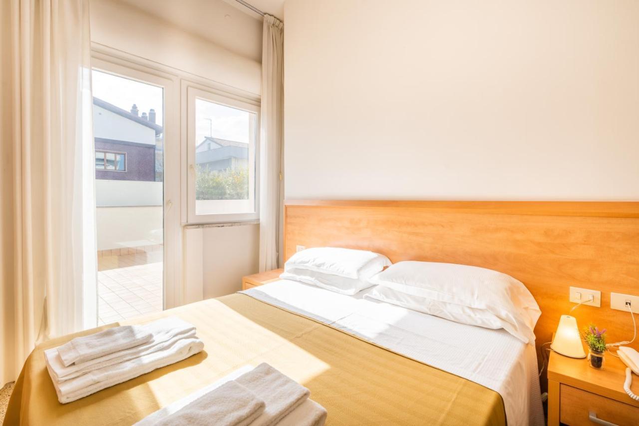 Hotel La Pineta Pineto Exteriör bild